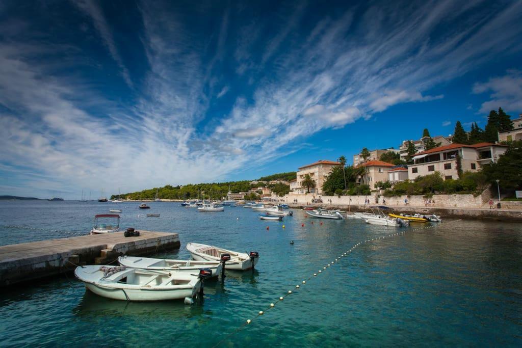 Apartments Margita Hvar Town Exterior photo